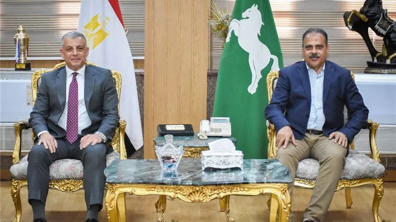محافظ الشرقية يستقبل محافظ الإسماعيلية لتقديم التهنئة بمناسبة العيد القومي للمحافظة|صور