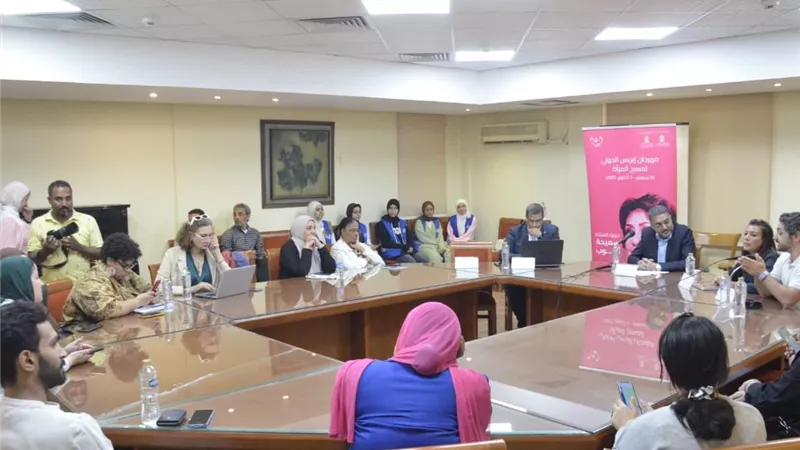 مهرجان إيزيس الدولي لمسرح المرأة يناقش أثر الذكاء الاصطناعي على العملية الإبداعية
