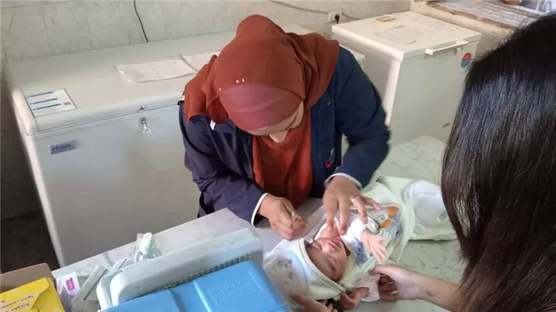  فرق المبادرات الرئاسية تواصل تقديم خدماتها الصحية بالأقصر