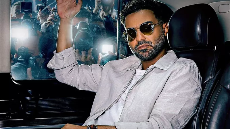 كواليس مشوقة.. أحمد فهمي يفاجئ الجمهور بصورة من «ابن النادي»