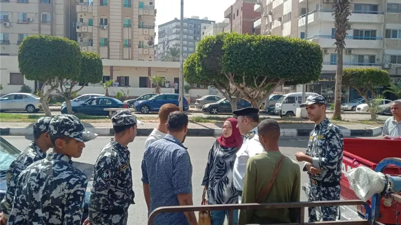 محافظ الإسماعيلية يؤكد استمرار الحملات لإزالة أماكن النباشين بالمدينة