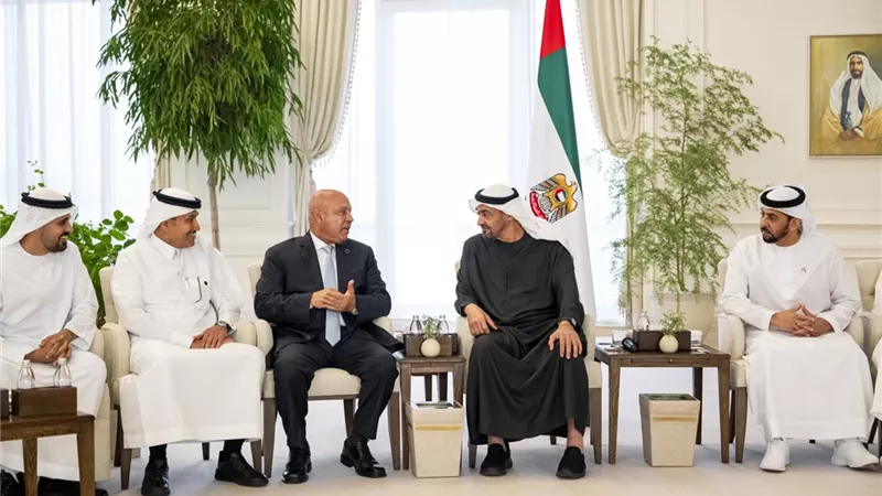 وزير الصناعة والنقل يشارك في معرض جلوبال ريل 2025 بالإمارات
