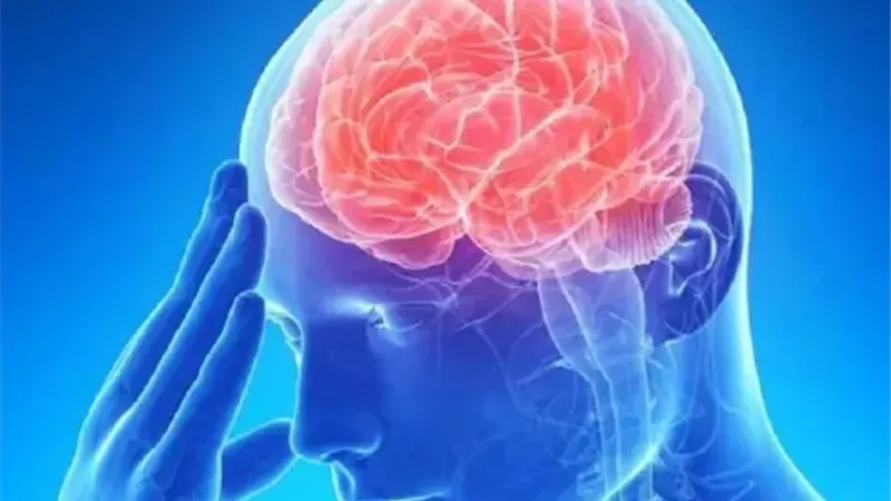 10 عادات يومية تدمر خلايا الدماغ دون أن تشعر