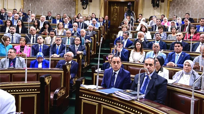 مدبولي يجدد التزام الحكومة بالحوار والتعاون والتكامل مع مجلس النواب
