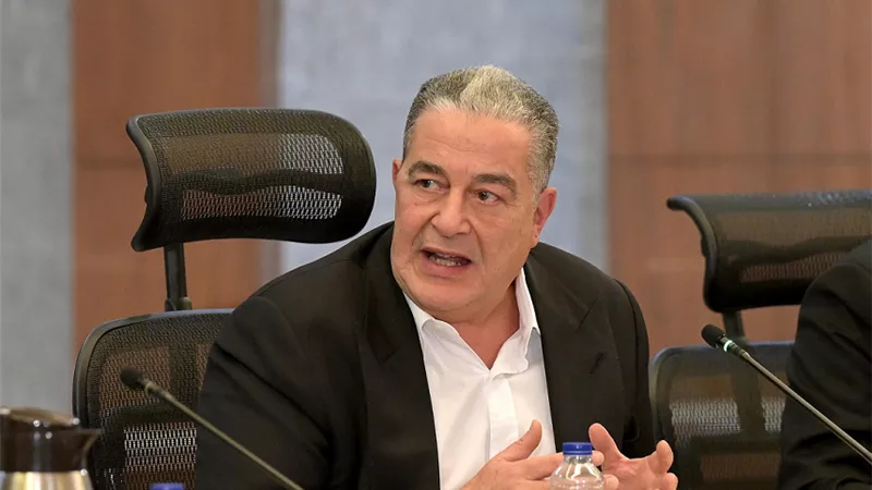 ياسين منصور يكشف كواليس ترشحه ويؤكد دعمه لاستمرار الخطيب في القيادة