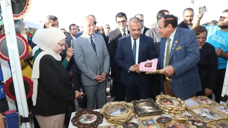 افتتاح 
