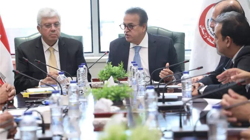 تشكيل لجنة تنسيقية دائمة بين الصحة والتعليم العالي لتعزيز التكامل ورفع كفاءة الخدمات الصحية