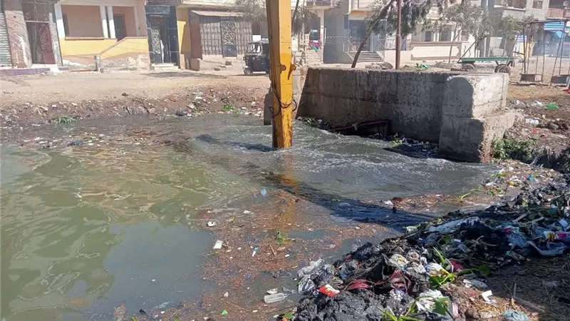 متابعة أعمال تطهير مصرف حوض الحجر بقرية لا صيفر البلد  بكفر الشيخ 