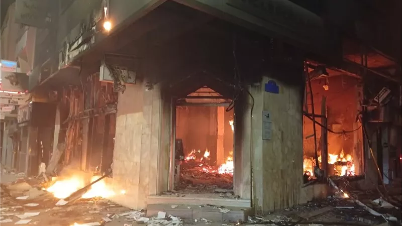 احتجاجات تتحول إلى فوضى.. ليلة رعب في شوارع المغرب بسبب جيل زد