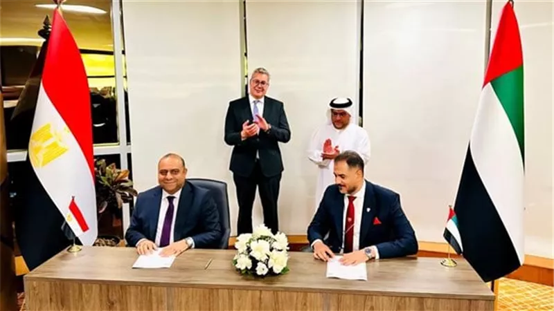 3 اتفاقيات مصرية إماراتية جديدة لتأسيس منطقة لوجستية لتخزين البترول في العلمين