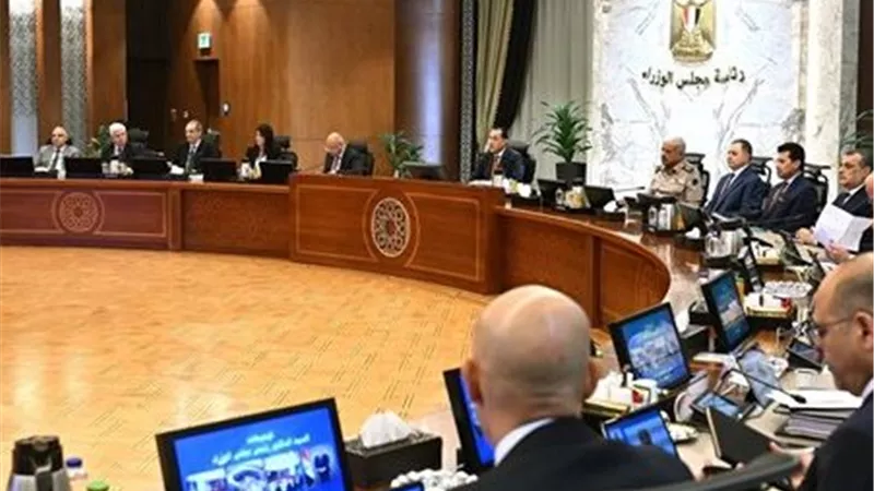 الحكومة تحذر المتعدين على حرم النيل من غمر الأراضي بالمياه