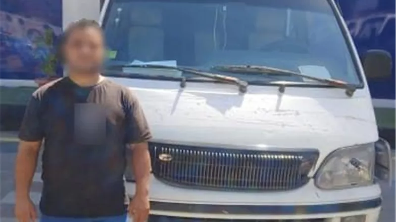 ضبط سائق ميكروباص لسيره عكس الاتجاه في الشرقية