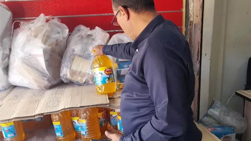 محافظ كفرالشيخ: حملات تموينية مكثفة تضبط أكثر من 4000 عبوة سلع منتهية الصلاحية