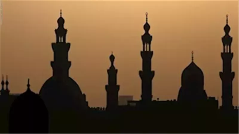 موعد أذان العشاء في القاهرة اليوم 2 أكتوبر 2025