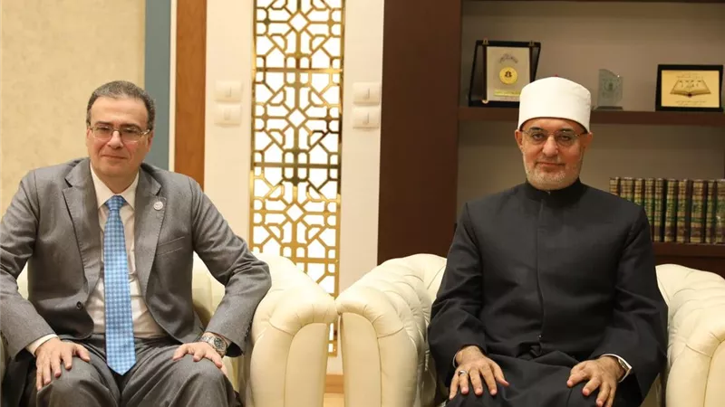 تعاون بين « الإفتاء والتنظيم والإدارة» لتطوير الكوادر البشرية