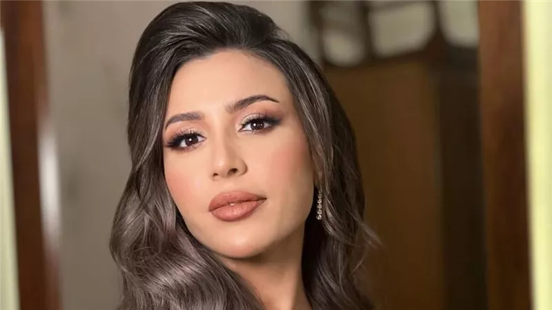 جنات تتصدر التريند بعد ظهورها مع منى الشاذلي برفقة ابنتيها 