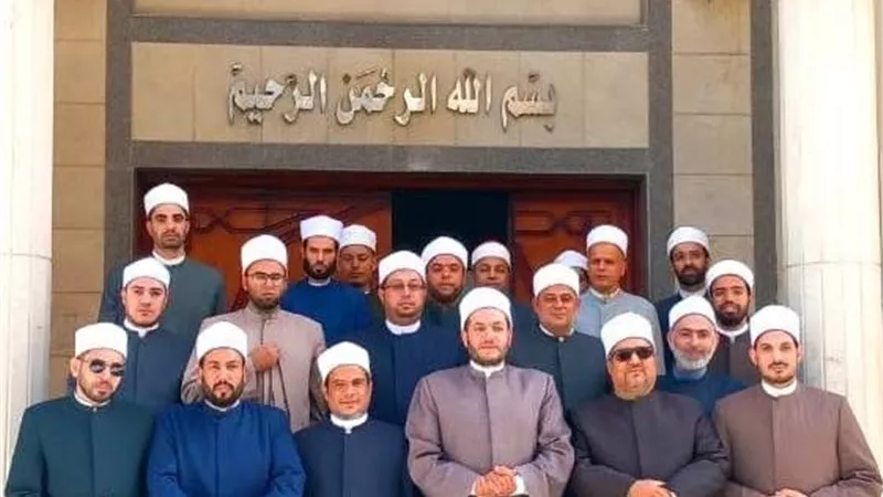 انطلاق القافلة الدعوية المشتركة إلى شمال سيناء تحت شعار “شرف الدفاع عن الأوطان”