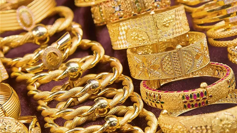 تفسير رؤية الذهب لابن سيرين وعلاقتها بزواج العزباء 