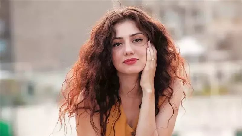 جيهان الشماشرجي: «مش بدوّر على حبيب مثالي والناس اللي معاهم فلوس دمهم تقيل »