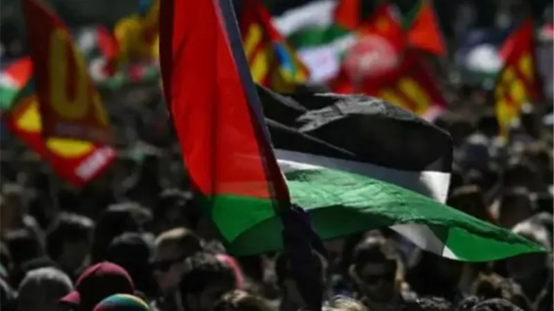  روما تغضب.. احتجاجات في إيطاليا بعد اعتقال أسطول الصمود 