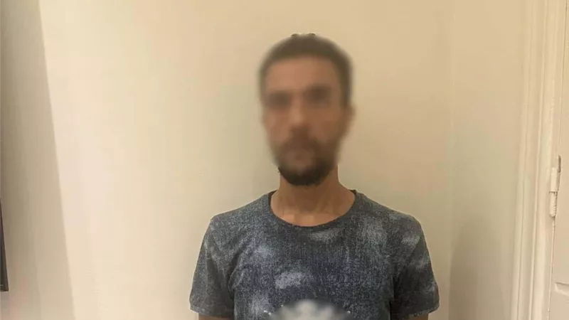 تركتها أمام ورشته.. الأمن يضبط عامل فرغ هواء إطارات سيارة سيدة بالإسكندرية 