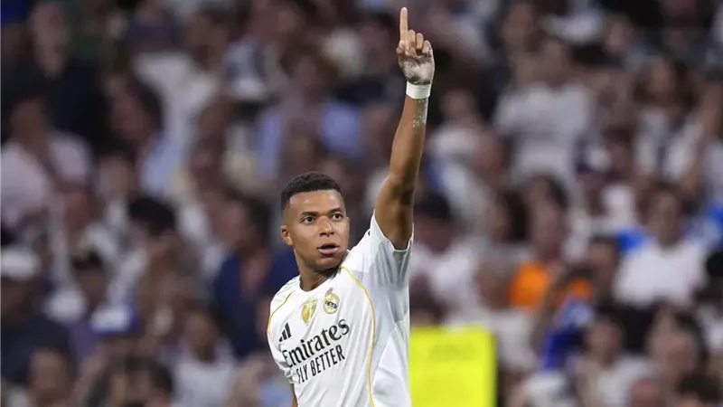 كيليان مبابي يتوعد برشلونة في الكلاسيكو: سنفوز بالمباراة 