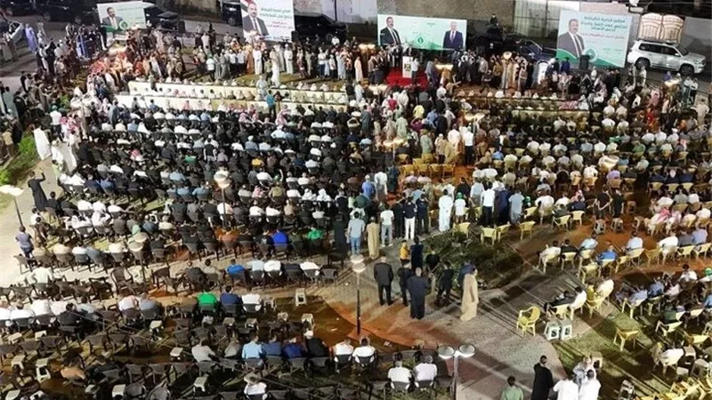 ديمقراطية تحت النار.. فوضى واقتحام مسلح لـ«مهرجان انتخابي» في العراق