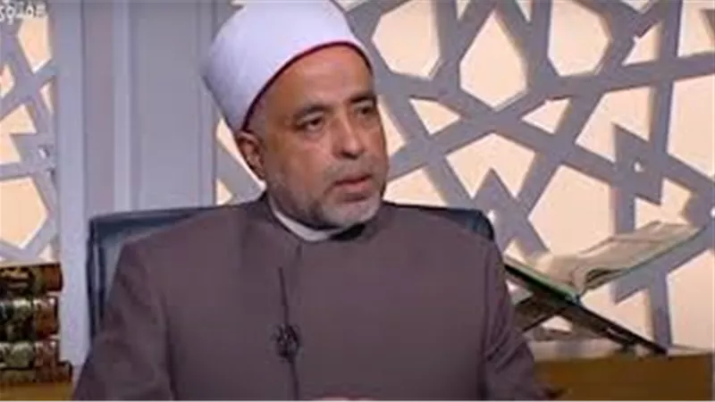 أمين الفتوى يوضح حكم إخراج صدقة جارية على روح الأب من مال الزوج