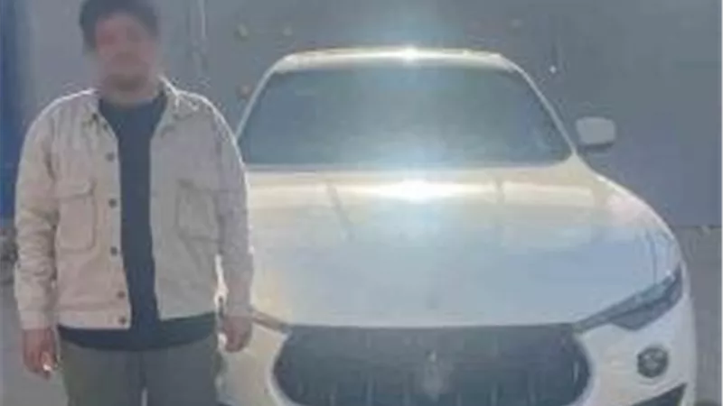 القبض على سائق اصطدم بسيارتين وولاذ بالفرار في أكتوبر  