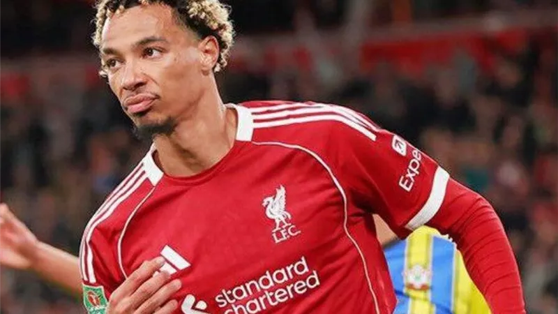 إيكيتيكي: اللعب مع محمد صلاح ممتع ويعلمني الكثير