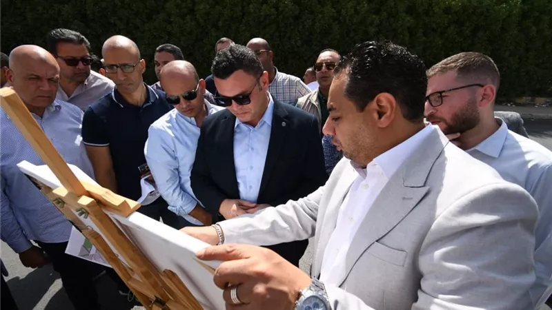 الإسكان تٌعلن عن 5 حلول لتطوير طرق غرب القاهرة خلال زيارة الشربيني 
