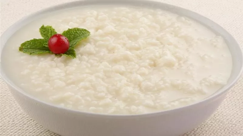 زي المحلات.. طريقة تحضير الرز باللبن في المنزل 