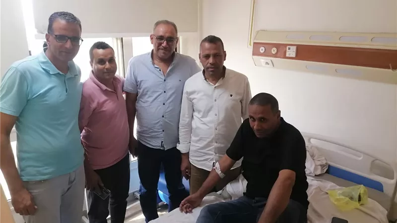 سقط وسط الطلاب.. إصابة معلم بوعكة صحية مفاجئة داخل مدرسة في قنا