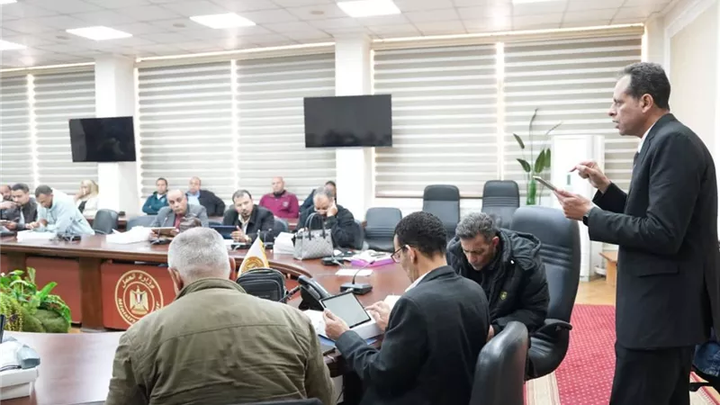  «العمل» ورقمنة منظومة التفتيش.. تسليم أجهزة «تابلت» جديدة لمفتشي السلامة 