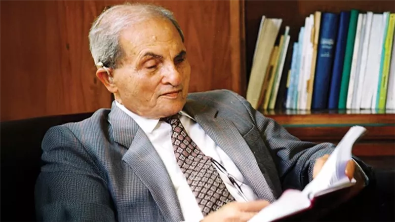فى ذكرى رحيله.. كيف أعاد شوقي ضيف كتابة تاريخ الأدب العربي