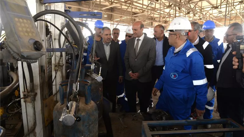 محافظ أسيوط يفاجئ مصنع البوتاجاز بجحدم بعد شكاوى المواطنين 