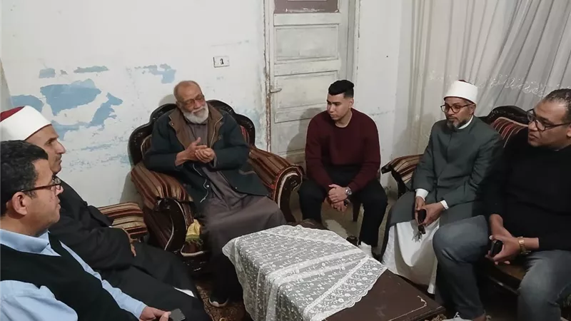 رئيس أزهرية الإسماعيلية يقدم واجب العزاء في وفاة طالبين