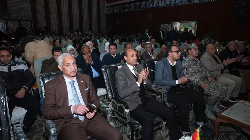 محافظ أسيوط يشهد احتفالات التربية والتعليم بيوم الشهيد بمدرسة الجامعة 