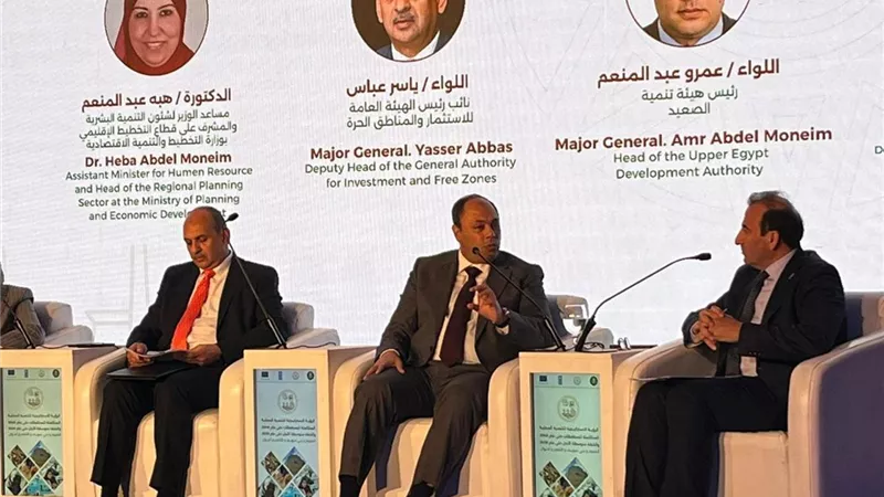 رئيس هيئة تنمية الصعيد يشارك في إطلاق إستراتيجية التنمية المحلية