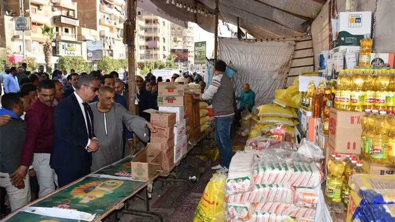 حكم استغلال الناس في الأزمات واحتكار السلع.. دار الإفتاء تجيب 