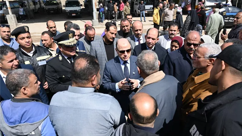 محافظ الغربية يتفقد موقفي سبرباي والجلاء لمتابعة تطبيق التعريفة الجديدة