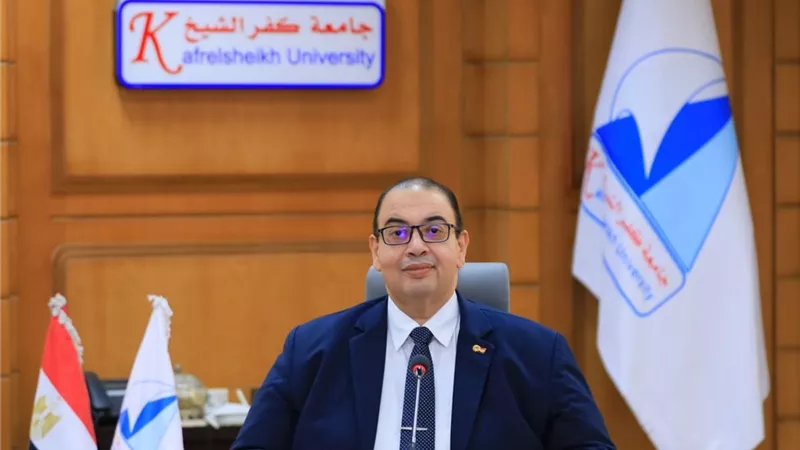رئيس جامعة كفر الشيخ يؤكد علي تعزيز المشاركة الطلابية في العمل التطوعي 
