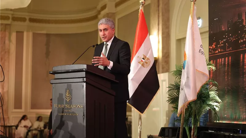 وزير السياحة والآثار يشارك في السحور السنوي للاتحاد المصري للغرف السياحية