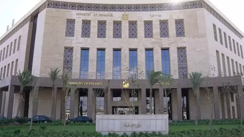 «المالية» تطرح سندات وصكوك خزانة بـ 15 مليار جنيه بعائد يصل إلى 22.58%