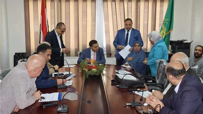 محافظ القليوبية يستجيب لشكاوى المواطنين في لقاء جماهيري بطوخ