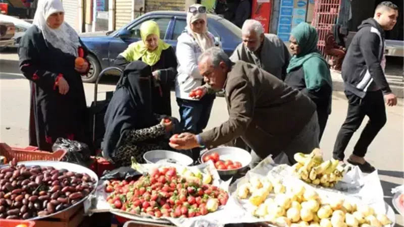 زيادتي البنزين والدولار.. كيف تؤثران على الأسعار والتضخم وقرارات المركزي؟