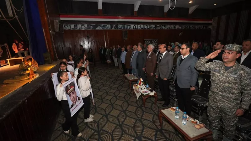 محافظ أسيوط يشهد احتفالات يوم الشهيد بمدرسة الجامعة 