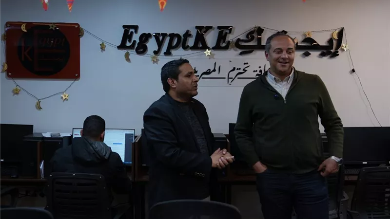 هشام عبية مؤلف صحاب الأرض: الصحافة شريك أساسي في الدراما