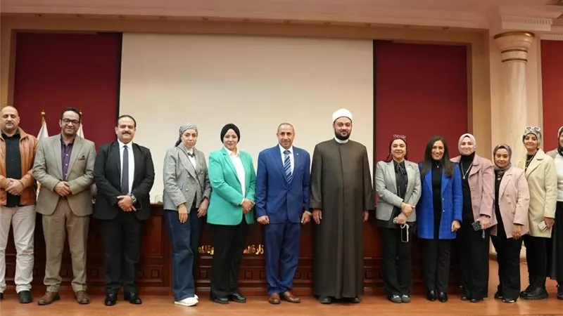 أمين المجلس الأعلى للشئون الإسلامية: رمضان مدرسة للانضباط والتميز المهني 