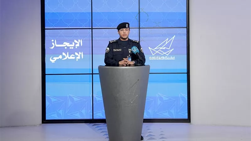 الكويت: تعاملنا مع 15 بلاغاً  عن شظايا بسبب صواريخ إيران